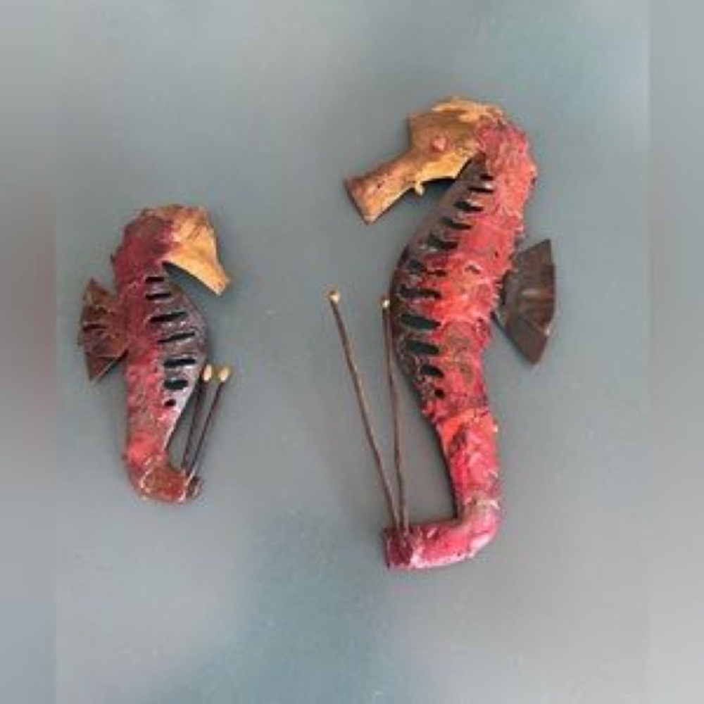 Red Metal Seahorse Wall Accent Set